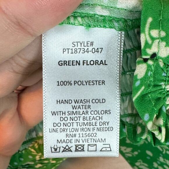 Lush Green & White Floral Print Ruched Front Cami Size 1X - Picture 7 of 8